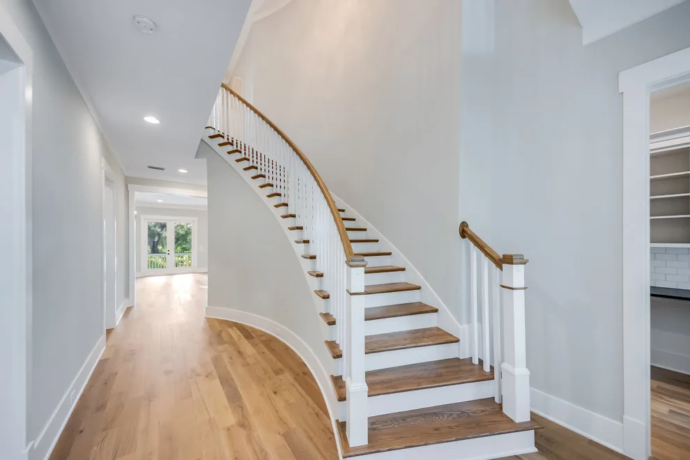 Coastal Summit Transitional by Riverside Homes Custom - Photo 18