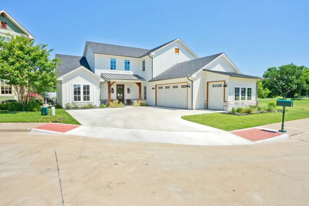 Modern Farmhouse at Olde Mill Crossing by Will Steed Homes, Inc. - Photo 7