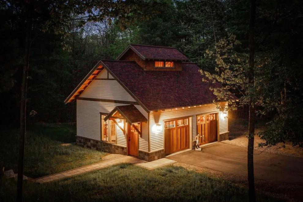 Coach House by Capital Construction Inc - Photo 4