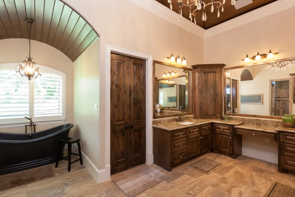 Arrow Custom Homes, Inc. - Photo 9