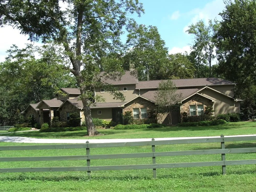 Outdoor Imagery by Arrow Custom Homes, Inc. - Photo 12