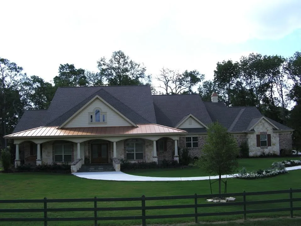 Outdoor Imagery by Arrow Custom Homes, Inc. - Photo 10