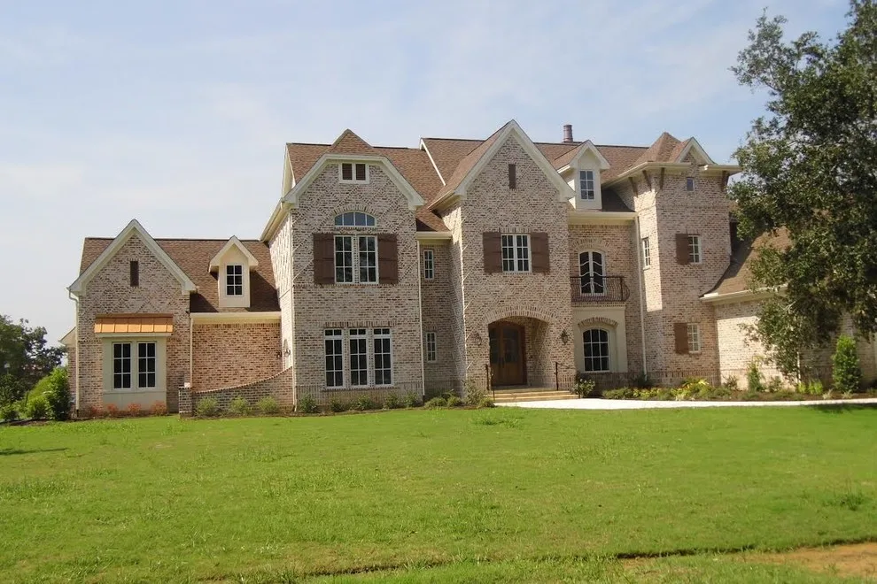 Arrow Custom Homes, Inc. - Photo 13