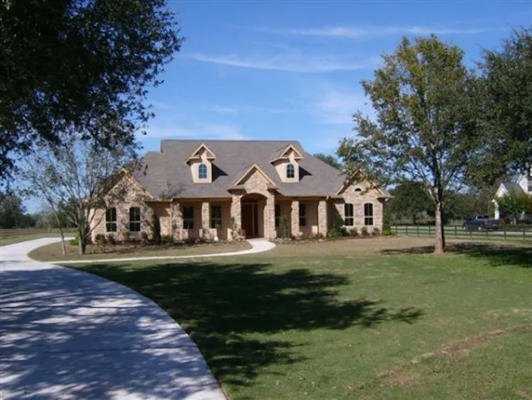 Outdoor Imagery by Arrow Custom Homes, Inc. - Photo 3