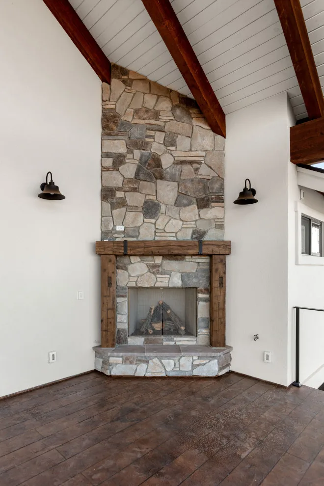 Modern Residence by Trilogy Construction, Inc. - Photo 10