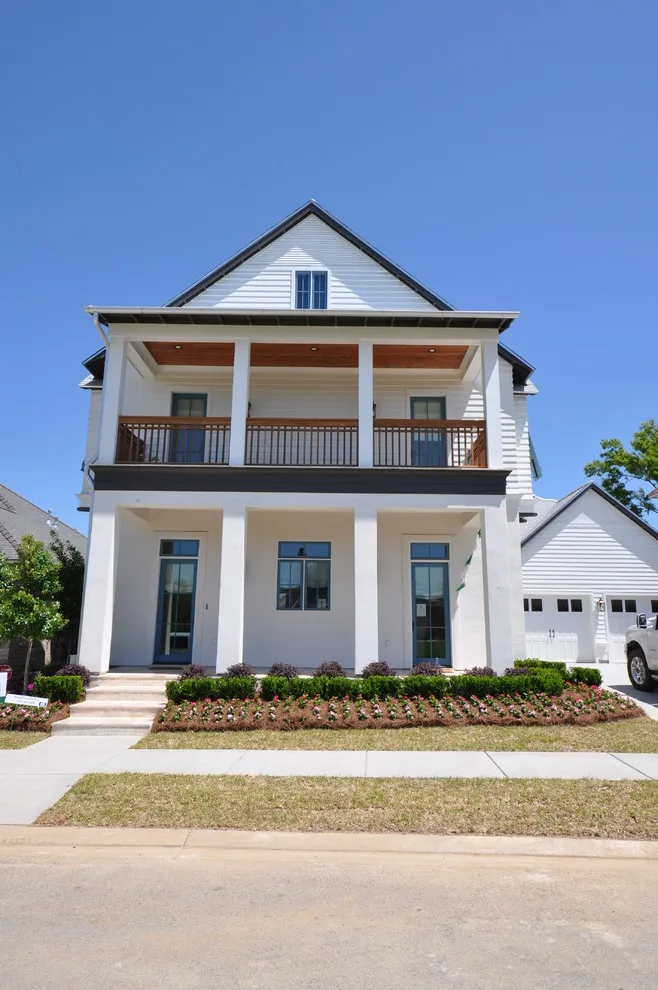 Coastal-Themed - Biltmore Parade Home by Braniff Construction - Photo 4