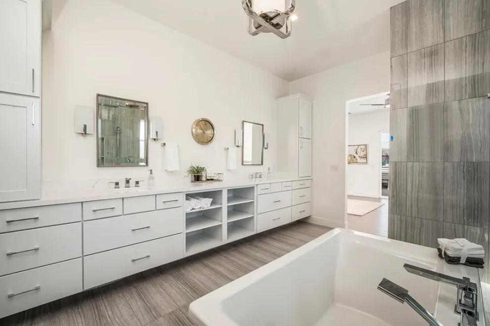 Phoenix Custom Home by Ruiz & Nicholson Construction, LLC - Photo 15