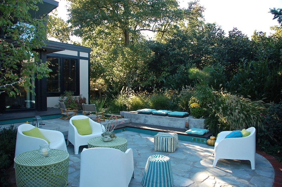 Contemporary Take on a Tudor House by Landscape Workshop - Photo 3