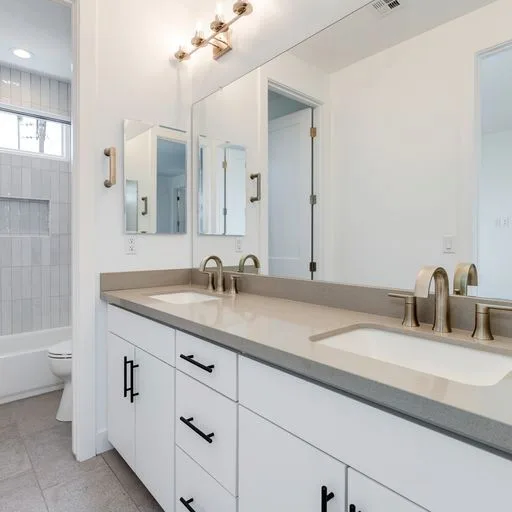 Custom 5-Bedroom, 4-Bath Home in Phoenix, AZ by GBC Homes - Photo 20