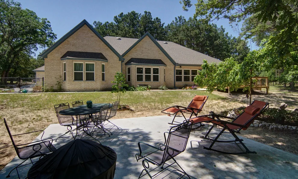Pine Forest Residence by Mike Blake Custom Homes - Photo 7