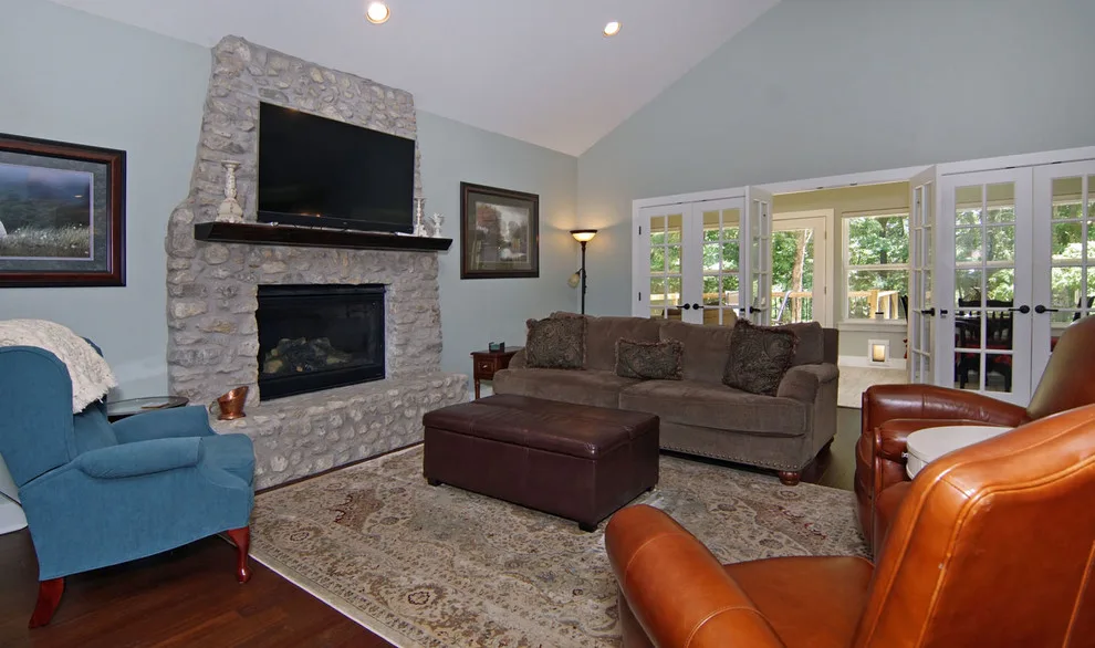 Pine Forest Residence by Mike Blake Custom Homes - Photo 5