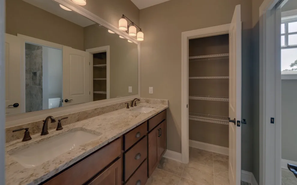 Project DG1010 Plan by Southernwood Homes - Photo 6