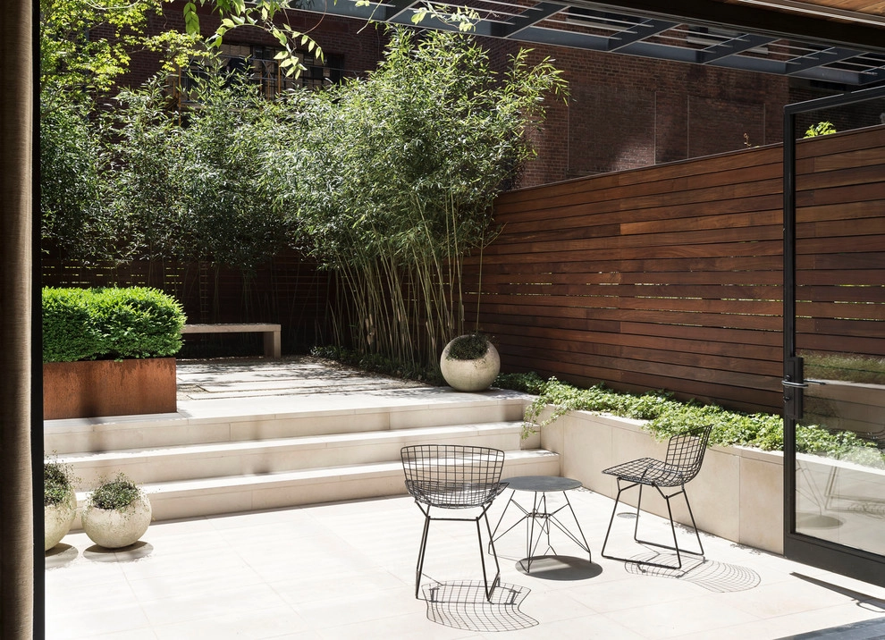Manhattan Townhouse Garden by Landstylist: Landscape Design Ideas, Curated. - Photo 4