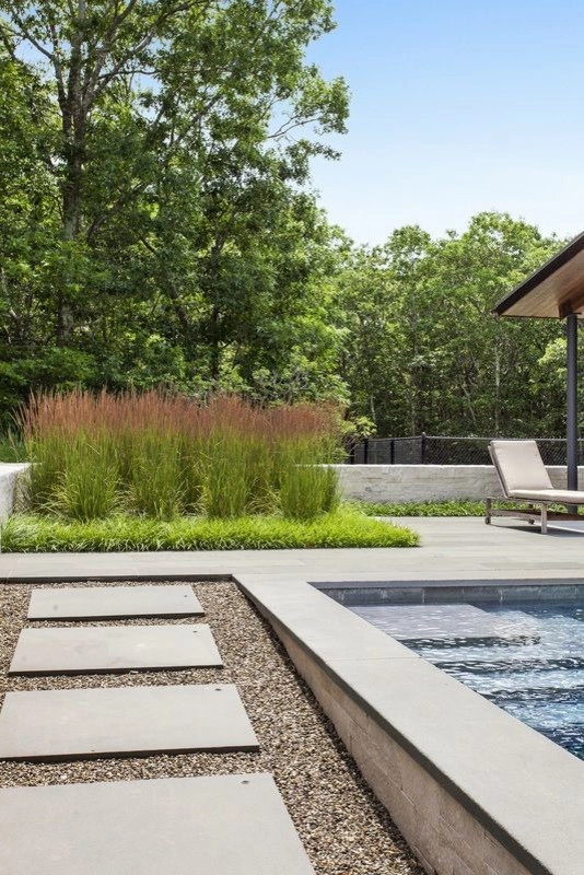 Water Mill Residence by Landstylist: Landscape Design Ideas, Curated. - Photo 5