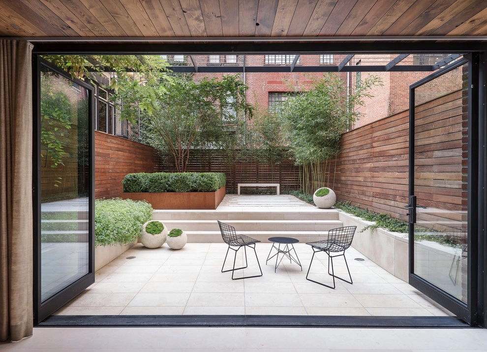 Manhattan Townhouse Garden by Landstylist: Landscape Design Ideas, Curated. - Photo 5