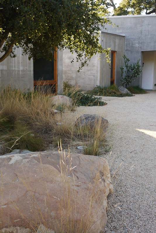 Toro Canyon by Lane Goodkind Landscape Architect - Photo 6