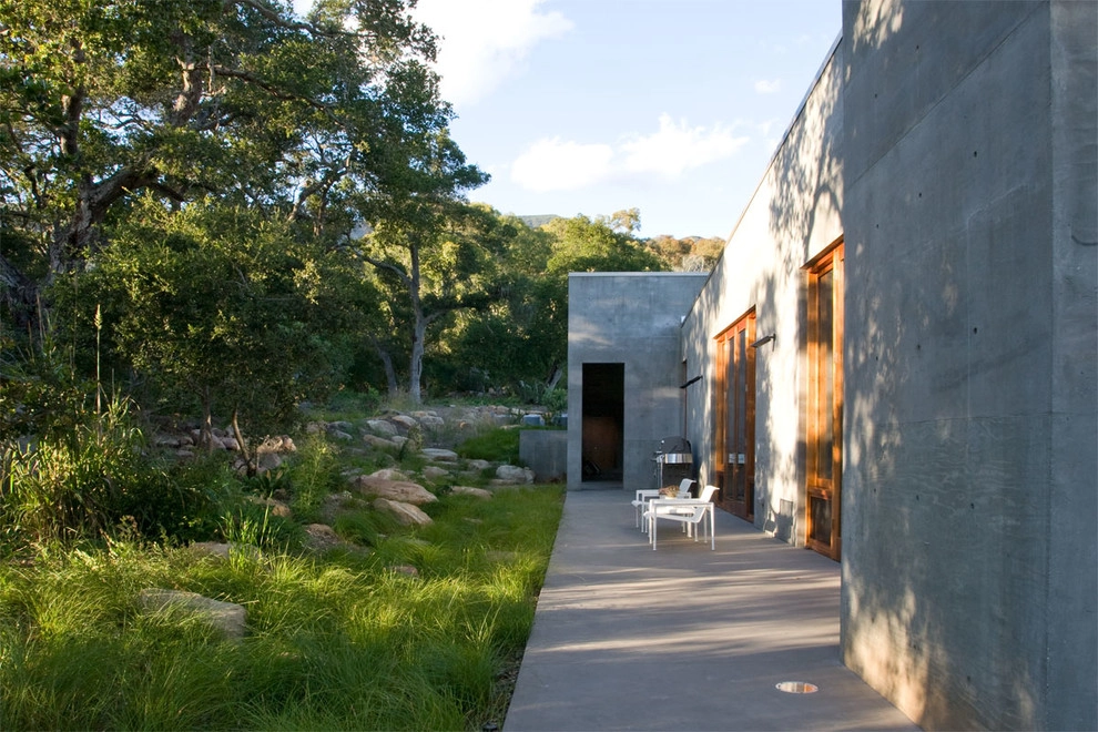 Toro Canyon by Lane Goodkind Landscape Architect - Photo 5