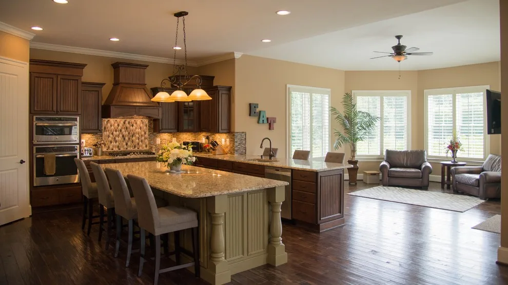 Mueller Homes Inc - Photo 2