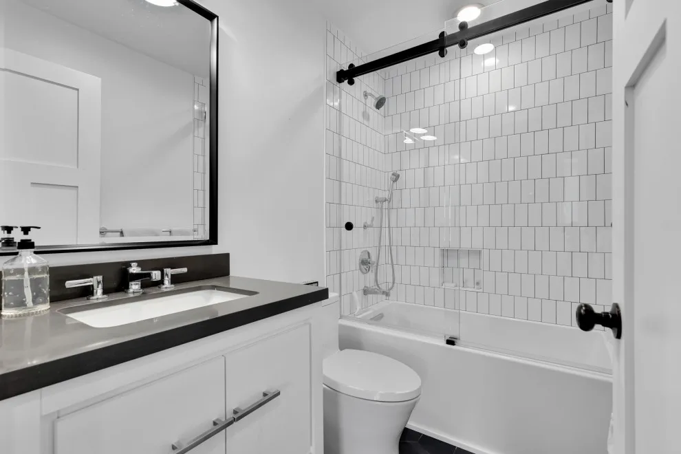 Contemporary Artisans Remodeling in Annandale Virginia by Horizon Building - Photo 26