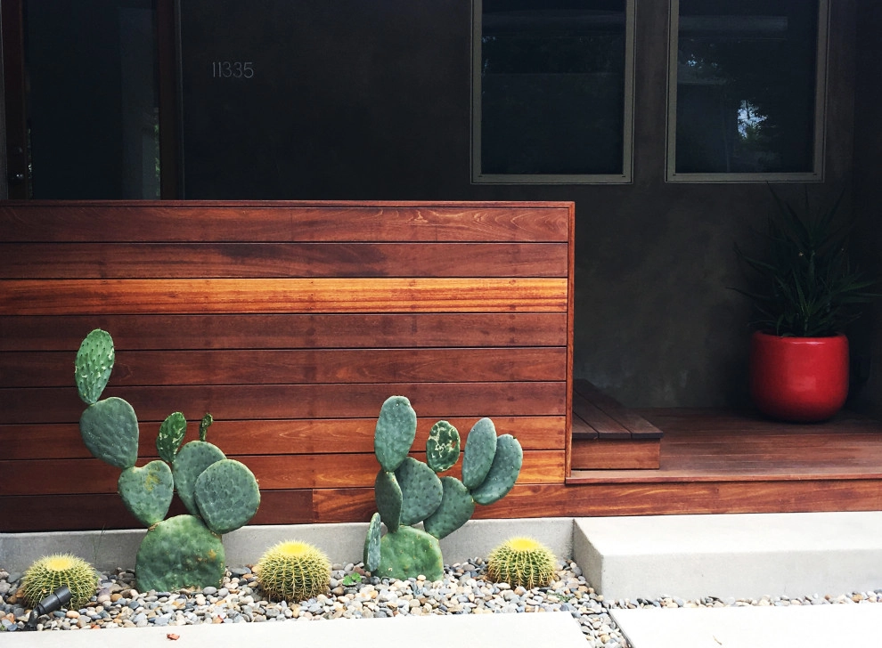 Lauri Burrier Garden Design Inc. - Photo 7