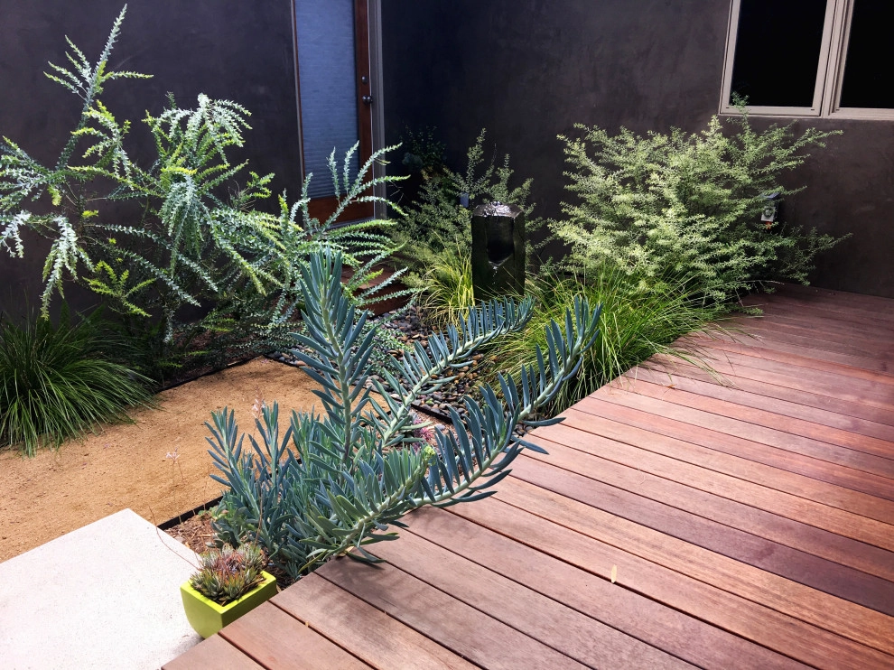 Lauri Burrier Garden Design Inc. - Photo 10