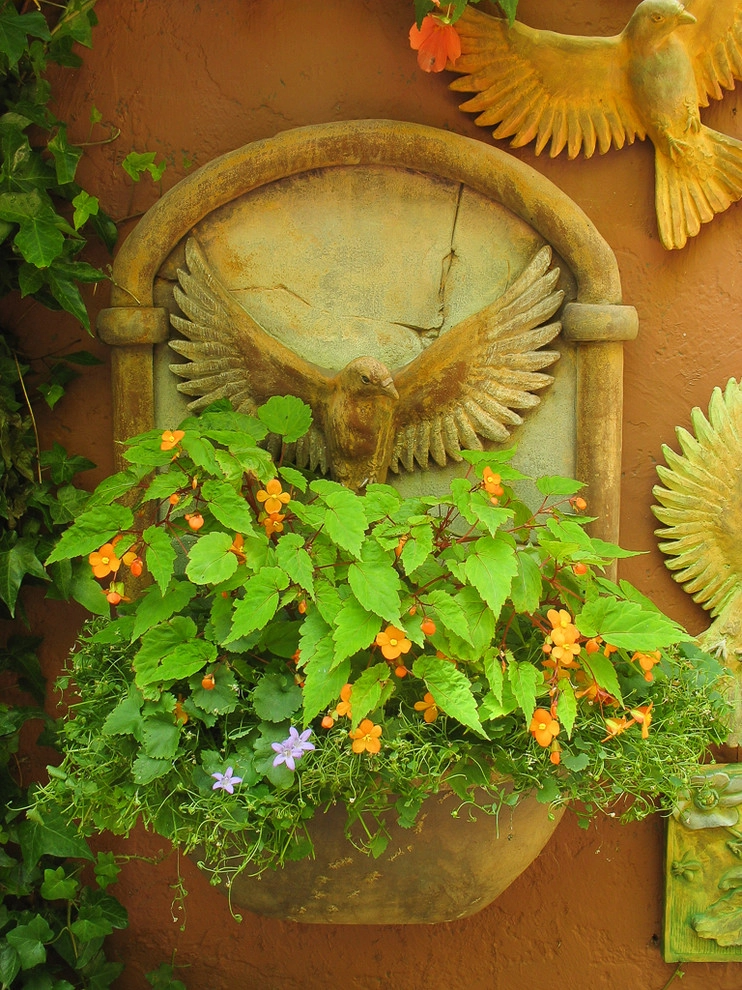 Colored walls in the garden by Le Jardinet - Photo 8