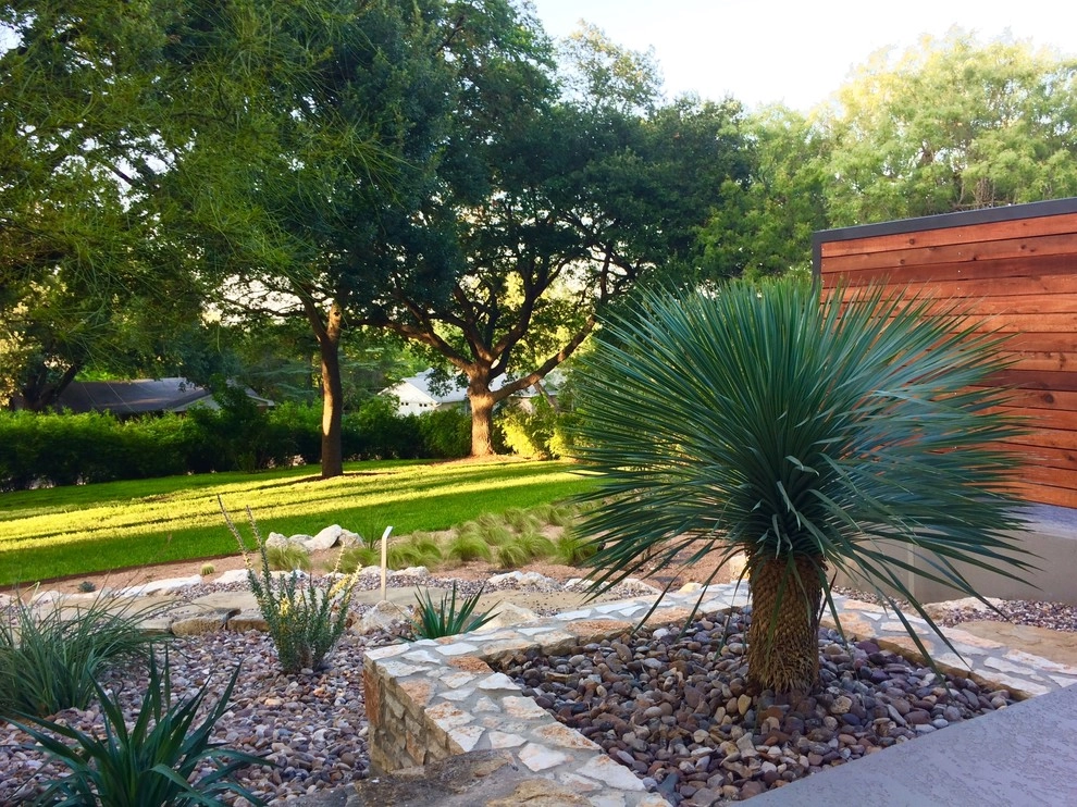 Moore Residence by Leifeste Landscape Design - Photo 3
