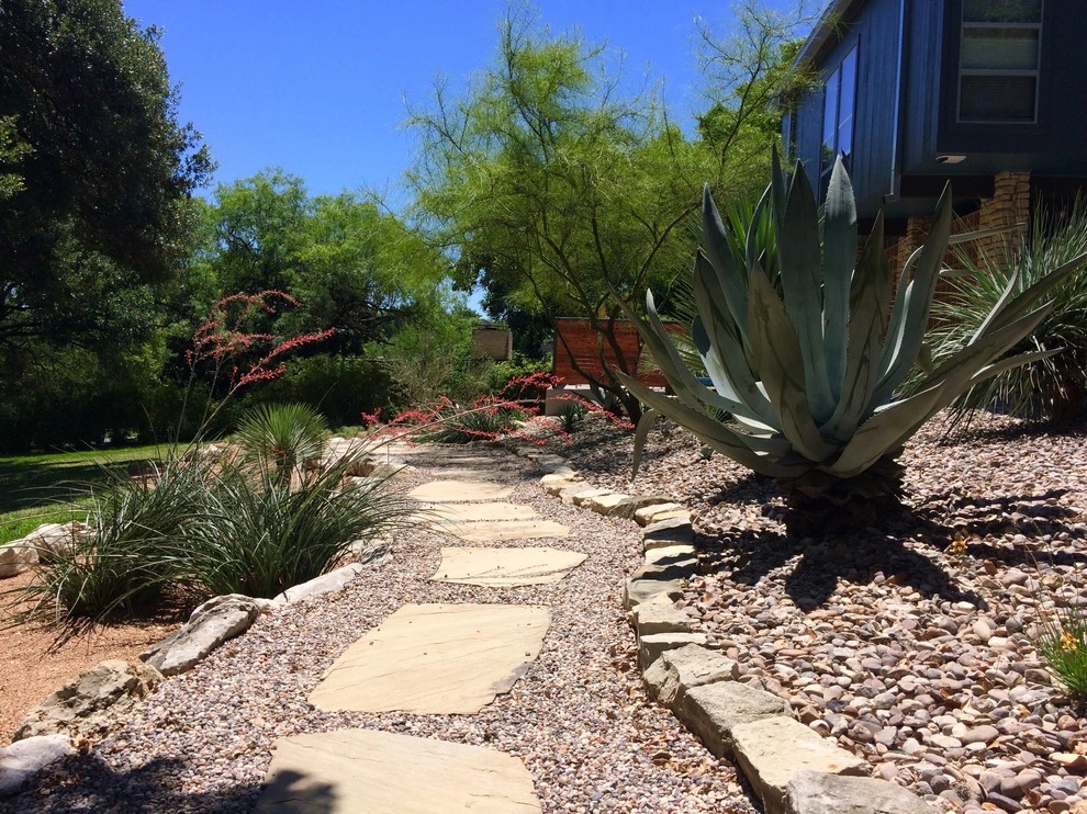 Moore Residence by Leifeste Landscape Design - Photo 4