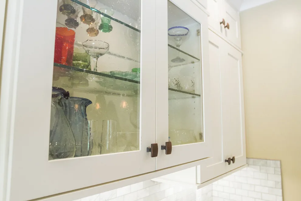Effortless Kitchen Makeover by Pythoge Custom Homes And Renovations - Photo 4