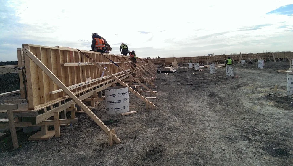 Tartan Construction - Photo 2
