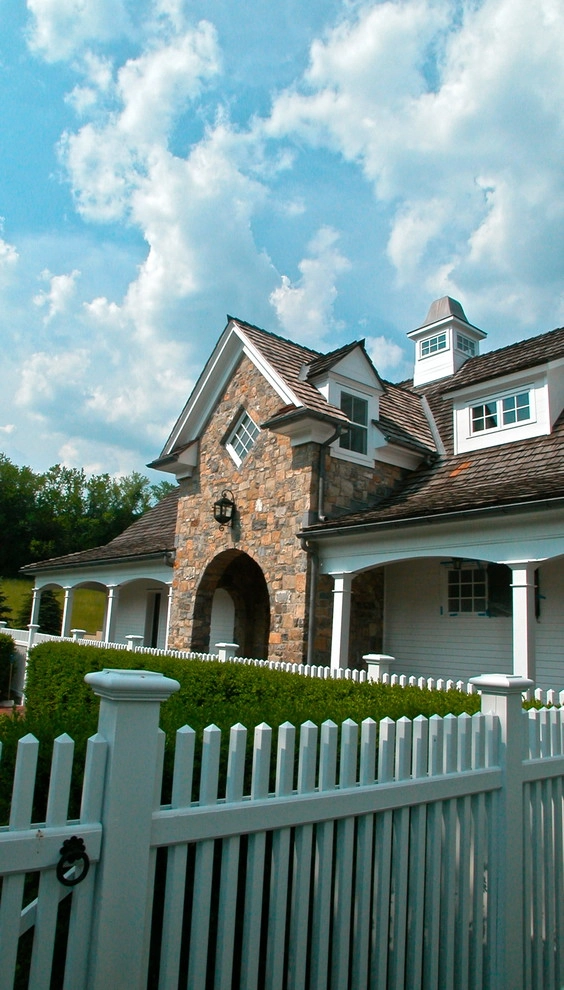 New estate home in the valley by Liquidscapes - Photo 3