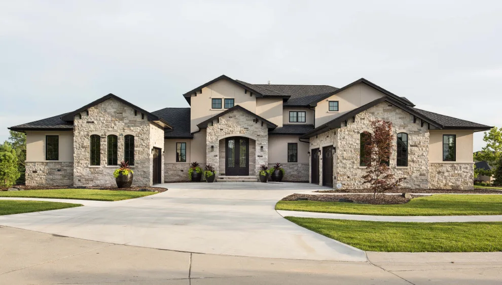 Contemporary and Transitional Bespoke Home by Bloomfield Custom Homes - Photo 35
