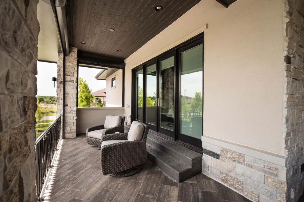 Contemporary and Transitional Bespoke Home by Bloomfield Custom Homes - Photo 11