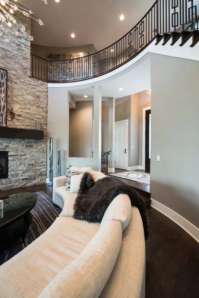 Contemporary and Transitional Bespoke Home by Bloomfield Custom Homes - Photo 8