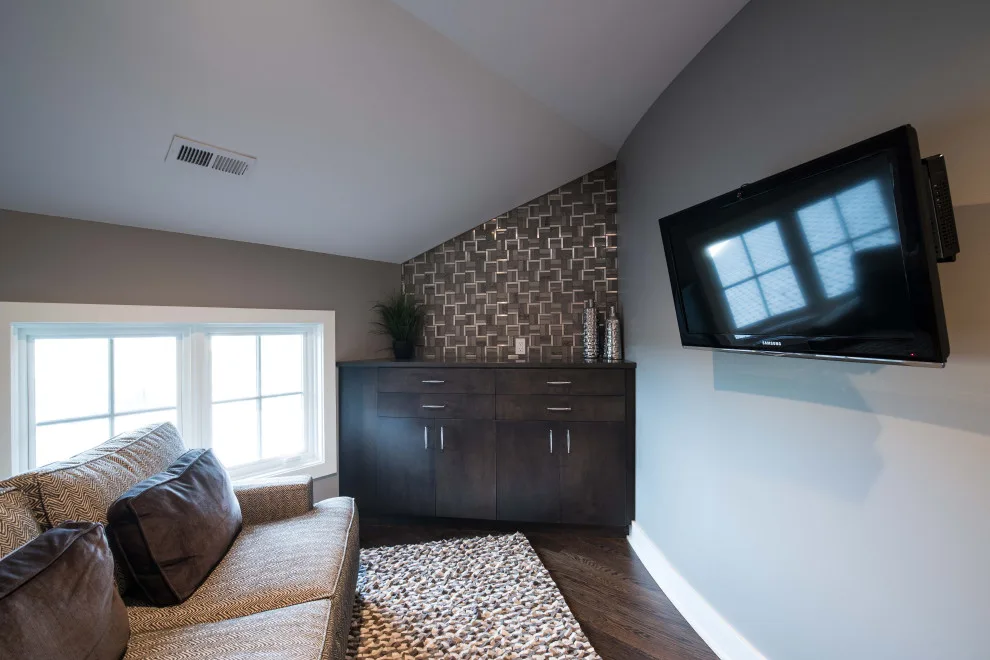 Contemporary and Transitional Bespoke Home by Bloomfield Custom Homes - Photo 41
