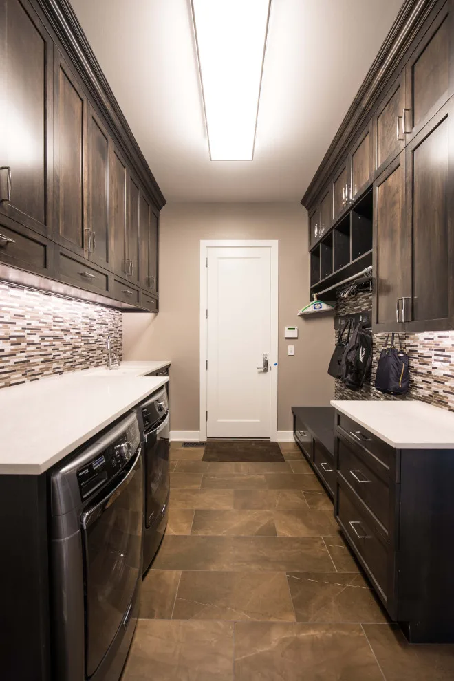 Contemporary and Transitional Bespoke Home by Bloomfield Custom Homes - Photo 18