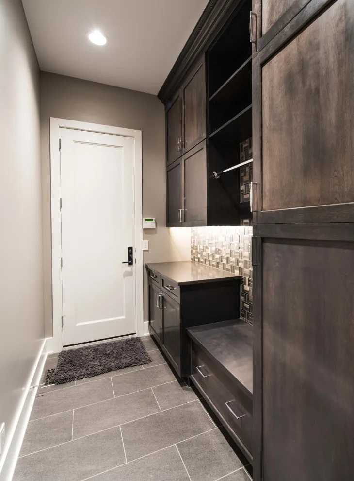 Contemporary and Transitional Bespoke Home by Bloomfield Custom Homes - Photo 4