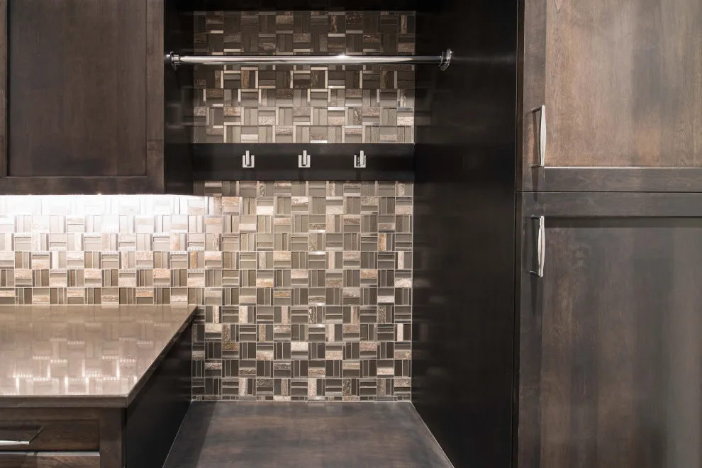 Contemporary and Transitional Bespoke Home by Bloomfield Custom Homes - Photo 19