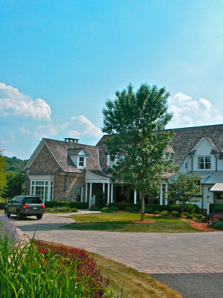 New estate home in the valley by Liquidscapes - Photo 58