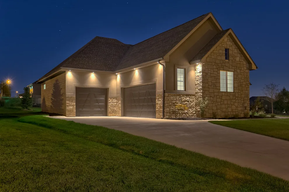 Vintage Custom Homes - Photo 3