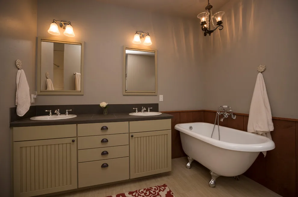Barn-Themed Guest Cottage by Veritas Fine Homes Inc - Photo 4