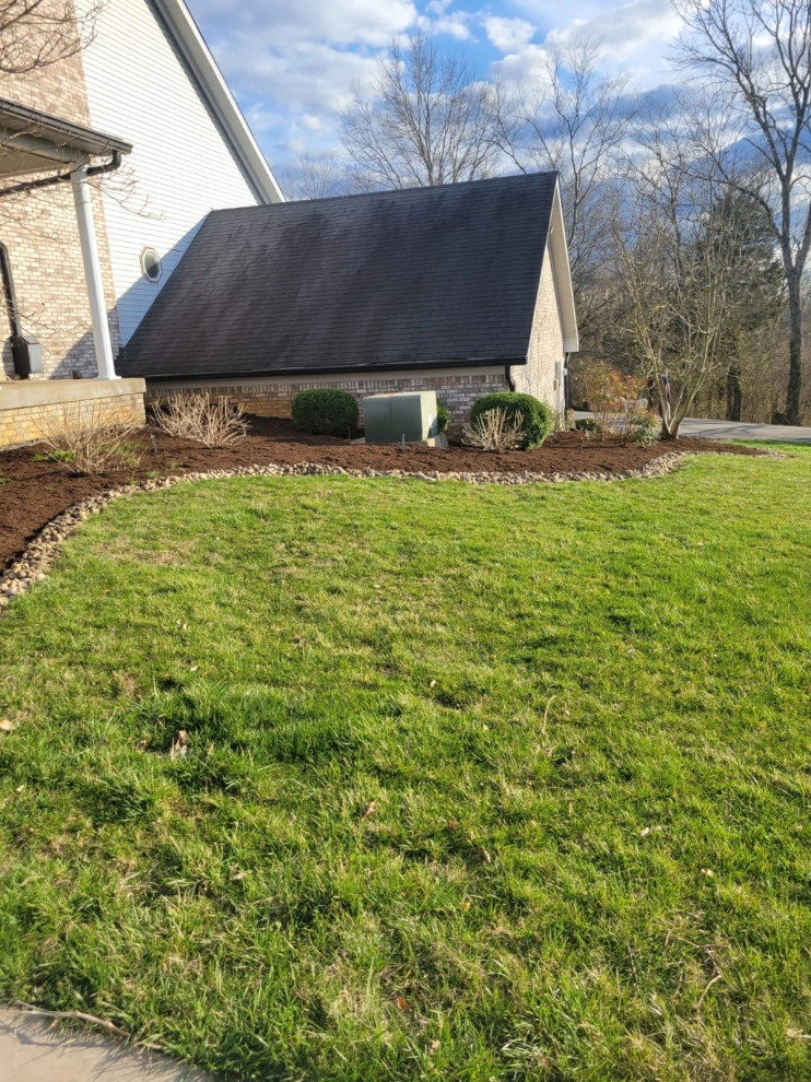 Alberto Alavez Professional Lawn Services LLC 12 by Alberto Alavez Professional Lawn Services LLC - Photo 3
