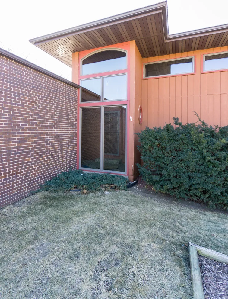 The Mid-Century Modern Renovation by Gotcha Covered - Photo 14
