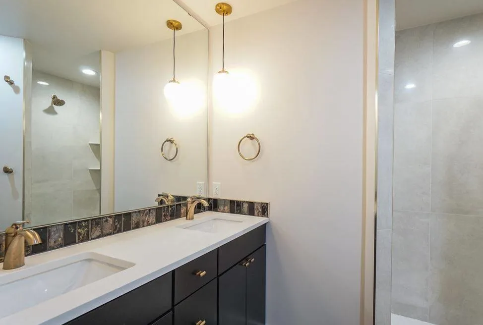 The Mid-Century Modern Renovation by Gotcha Covered - Photo 9