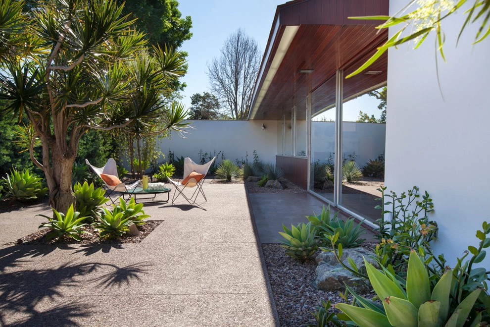 Neutra: Hafley House by Lisa Gimmy Landscape Architecture - Photo 4