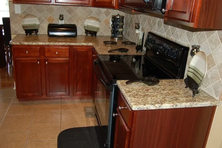 Polished Stone Backsplashes by Floor Pro South, LLC - Photo 28