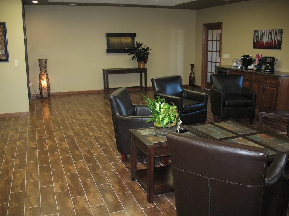 AP Norfolk City Center by Man N Mountain-Tile & Stone - Photo 3