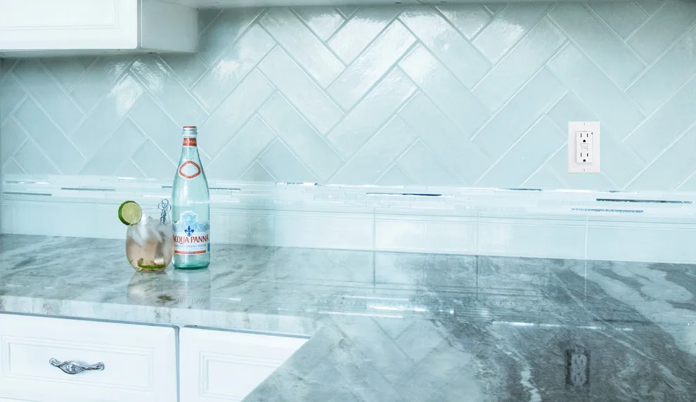 Perrysburg Ohio glass tile backsplash by Midwest Mosaic, Inc. - Photo 6