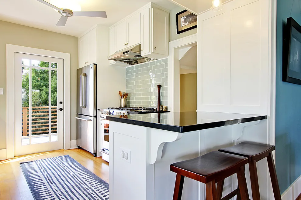 Kitchen Glass Installations by TileBuys - Photo 12