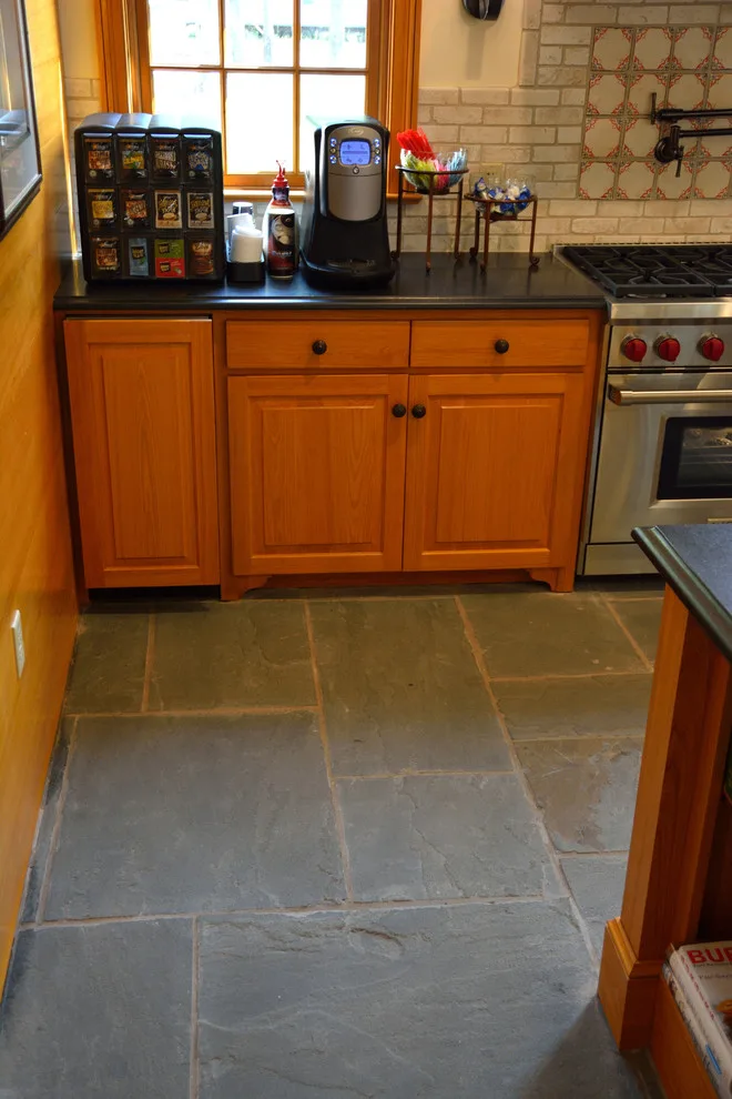 Coates Bluff Pennsylvania Blue Stone Sawn Random Pattern by Hunter Stone, LLC - Photo 2